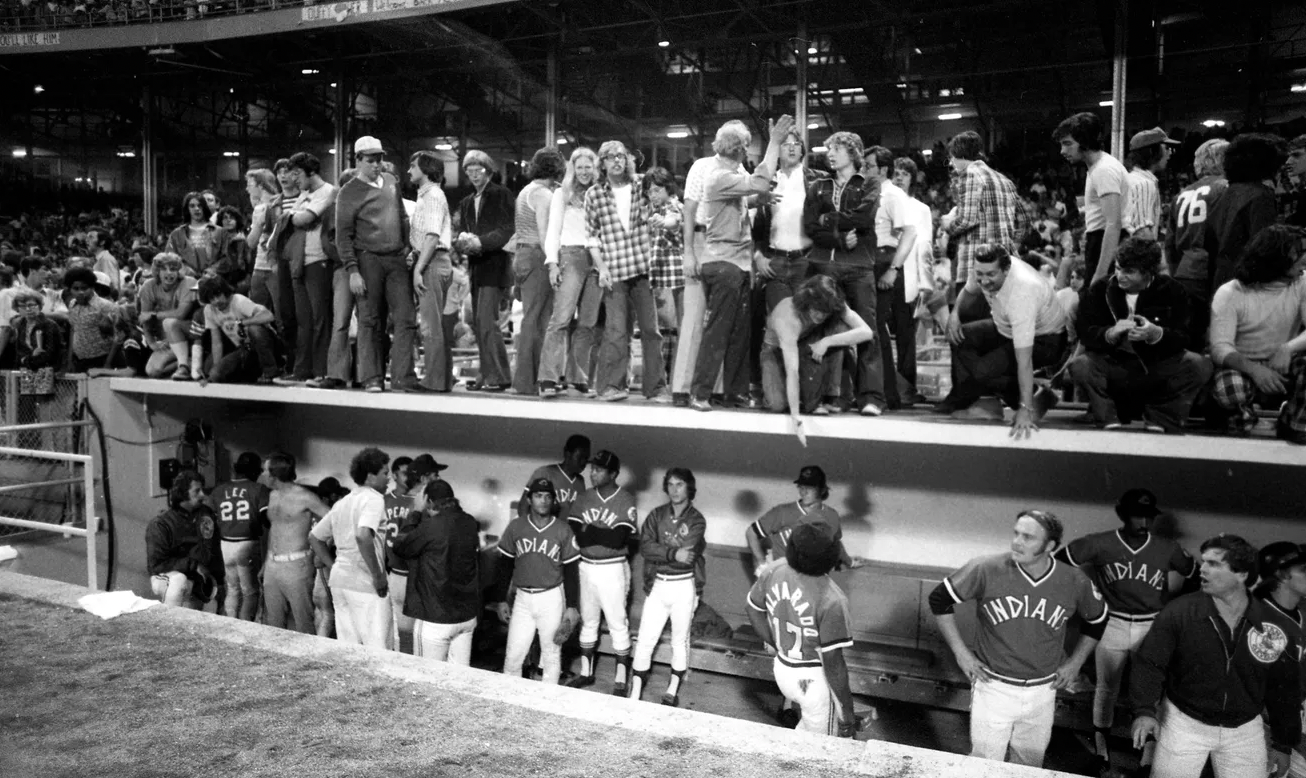 texas rangers v cleveland indians 1976 10 cent beers - Lee 22 Indian Dia 76