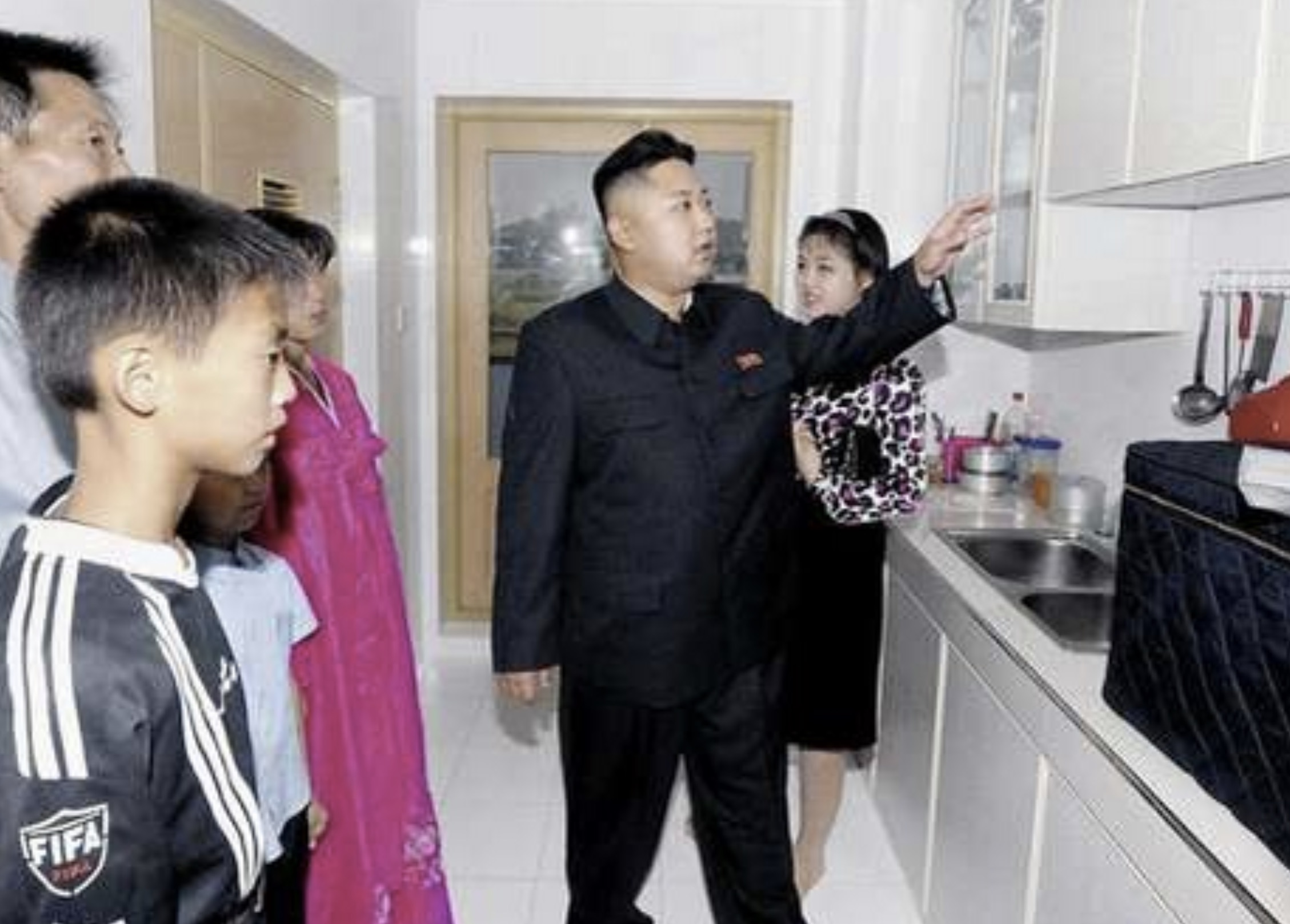 kim jong un visit new apartment - Fifa