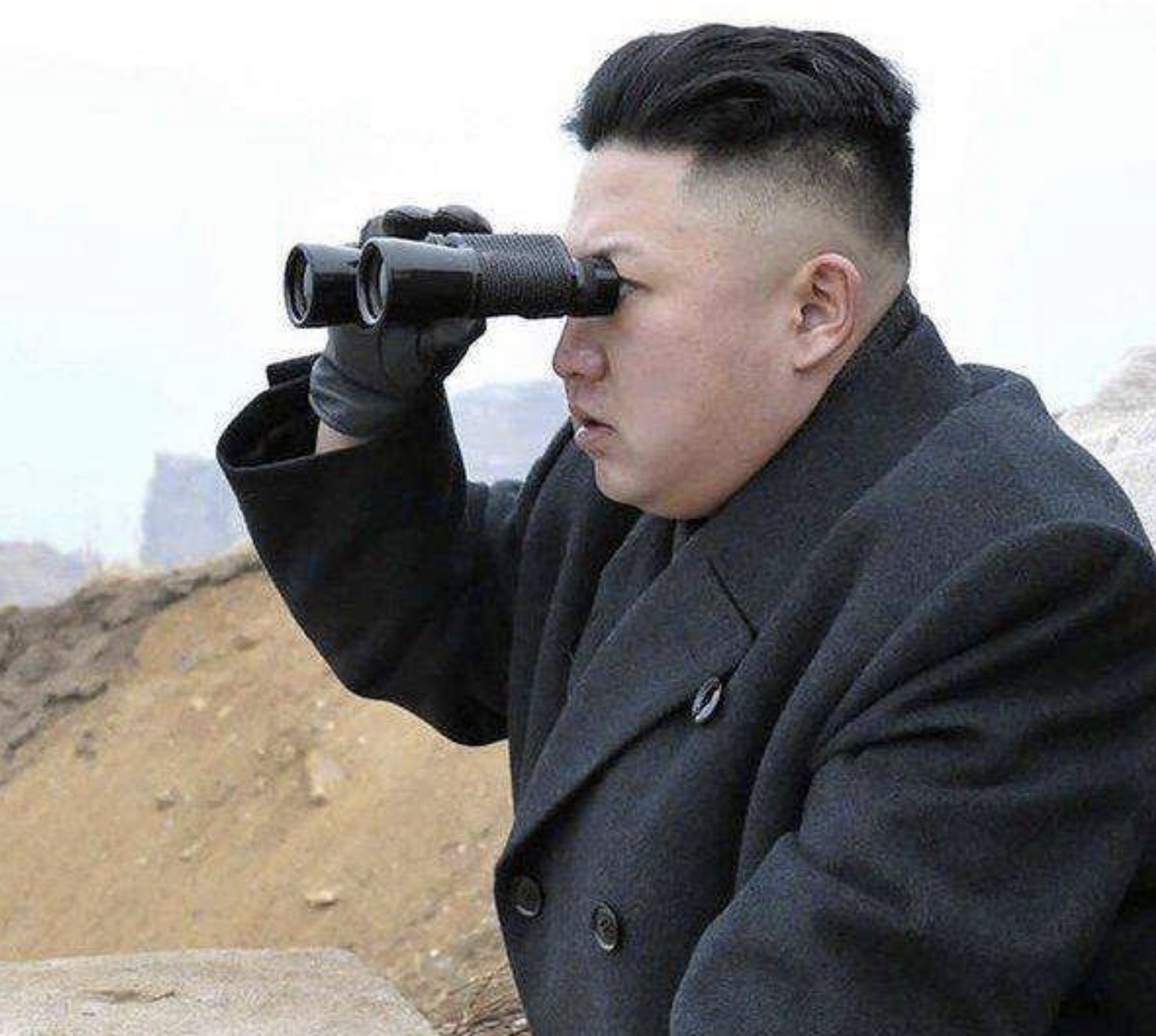 kim jong un observing