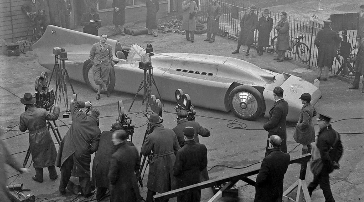 ‘Bluebird,’ 1935. The vehicle went on to set the new land speed record of a whopping 301mph.