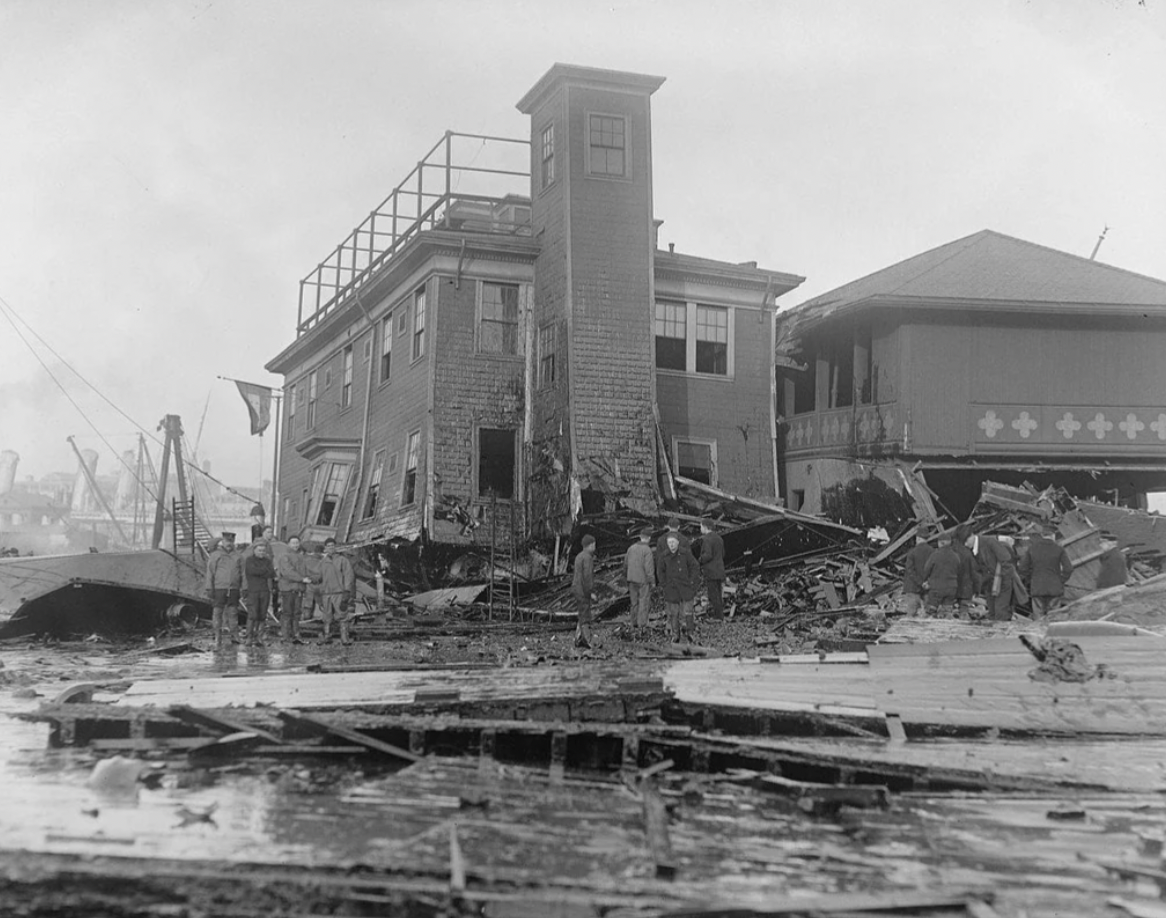 30 Photos From the Great Molasses Flood of 1919, and Four Other Weird American Disasters