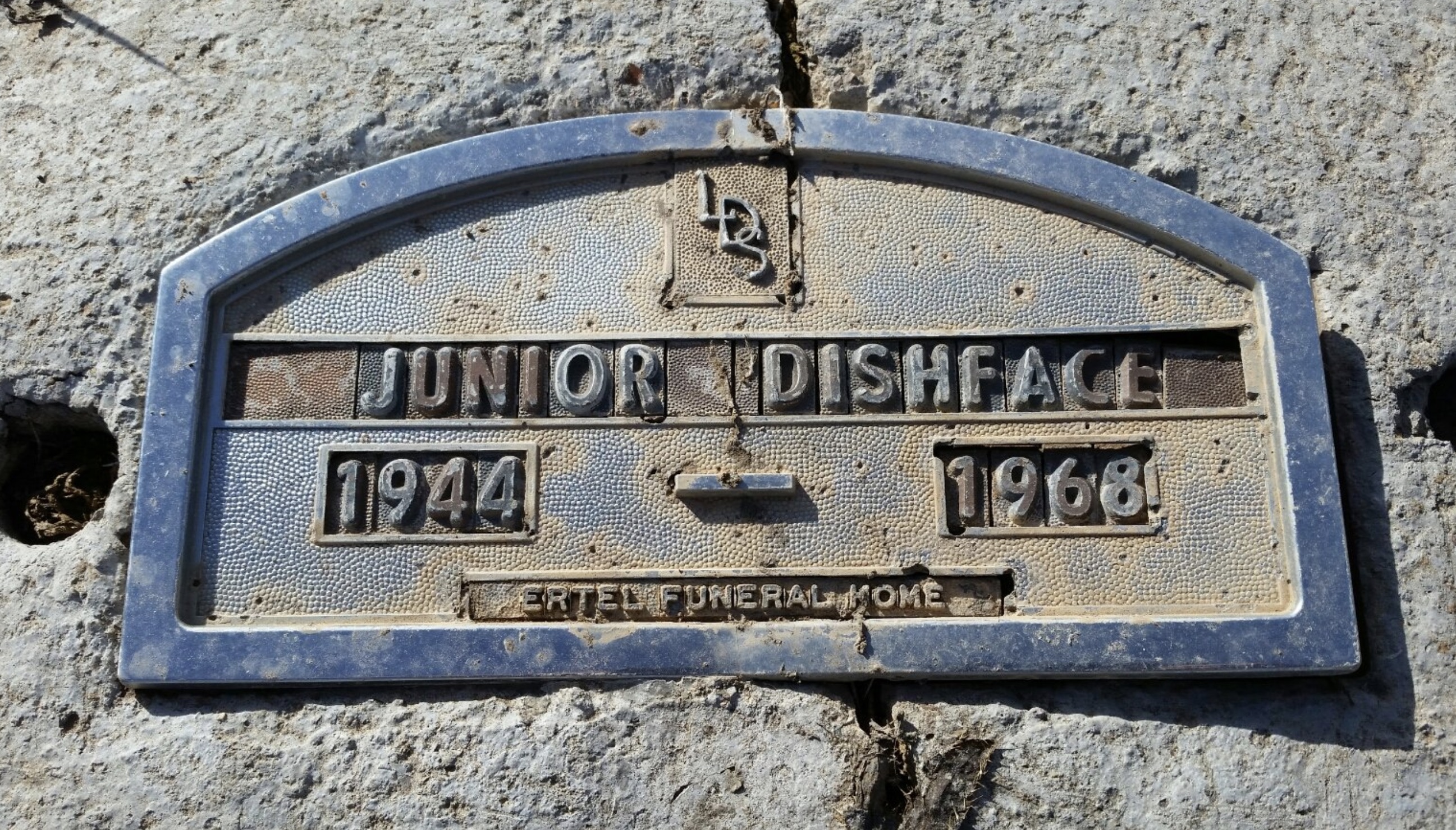 number - Junior 1944 Dishface 1966 Erted Funeral Mome