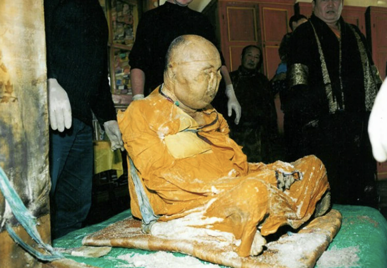 A Russian Buddhist lama monk who died mid chant in the lotus posture in 1927.