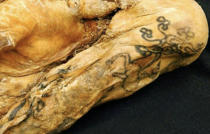 Despite the fact that this Ukok Princess died over 2,500 years ago, her tattoo is still clearly visible.