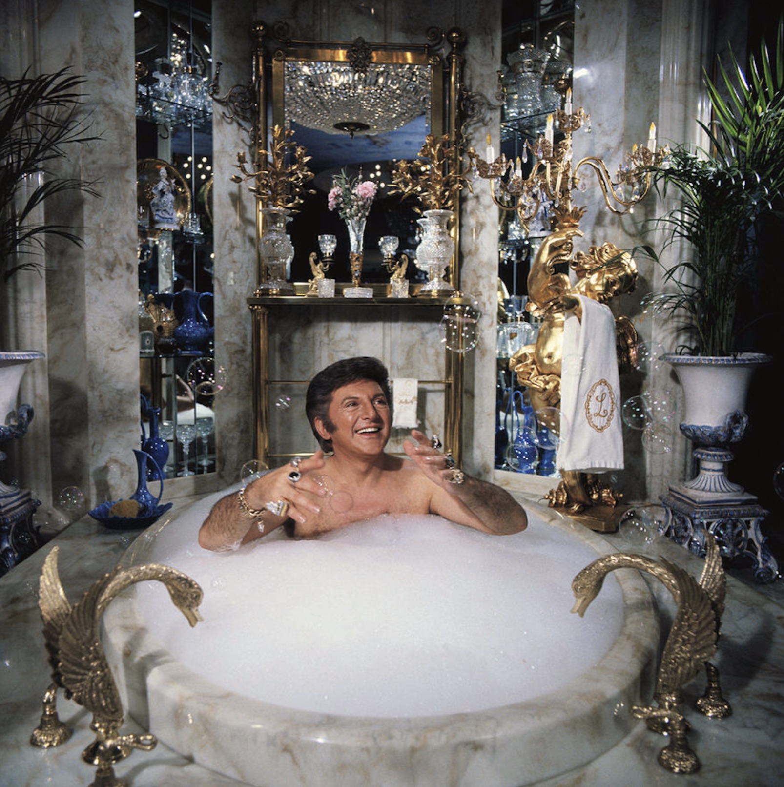 liberace bathtub