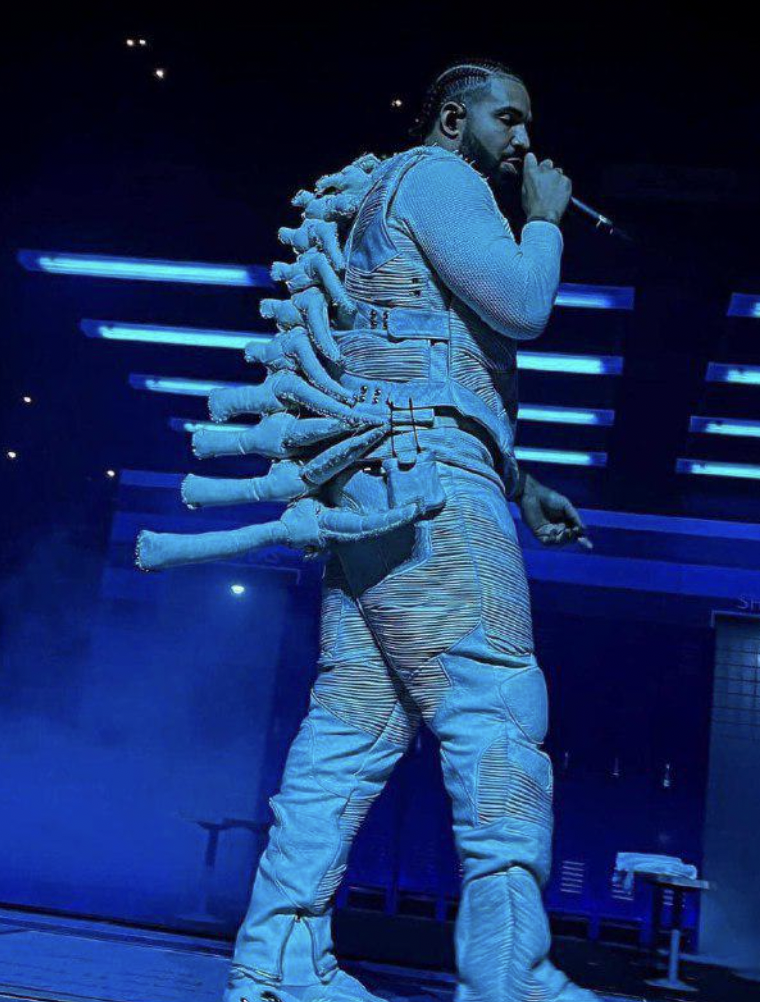 drake spine outfit