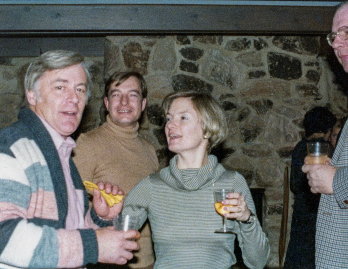 30 Vintage Photos of 70s and 80s House Parties