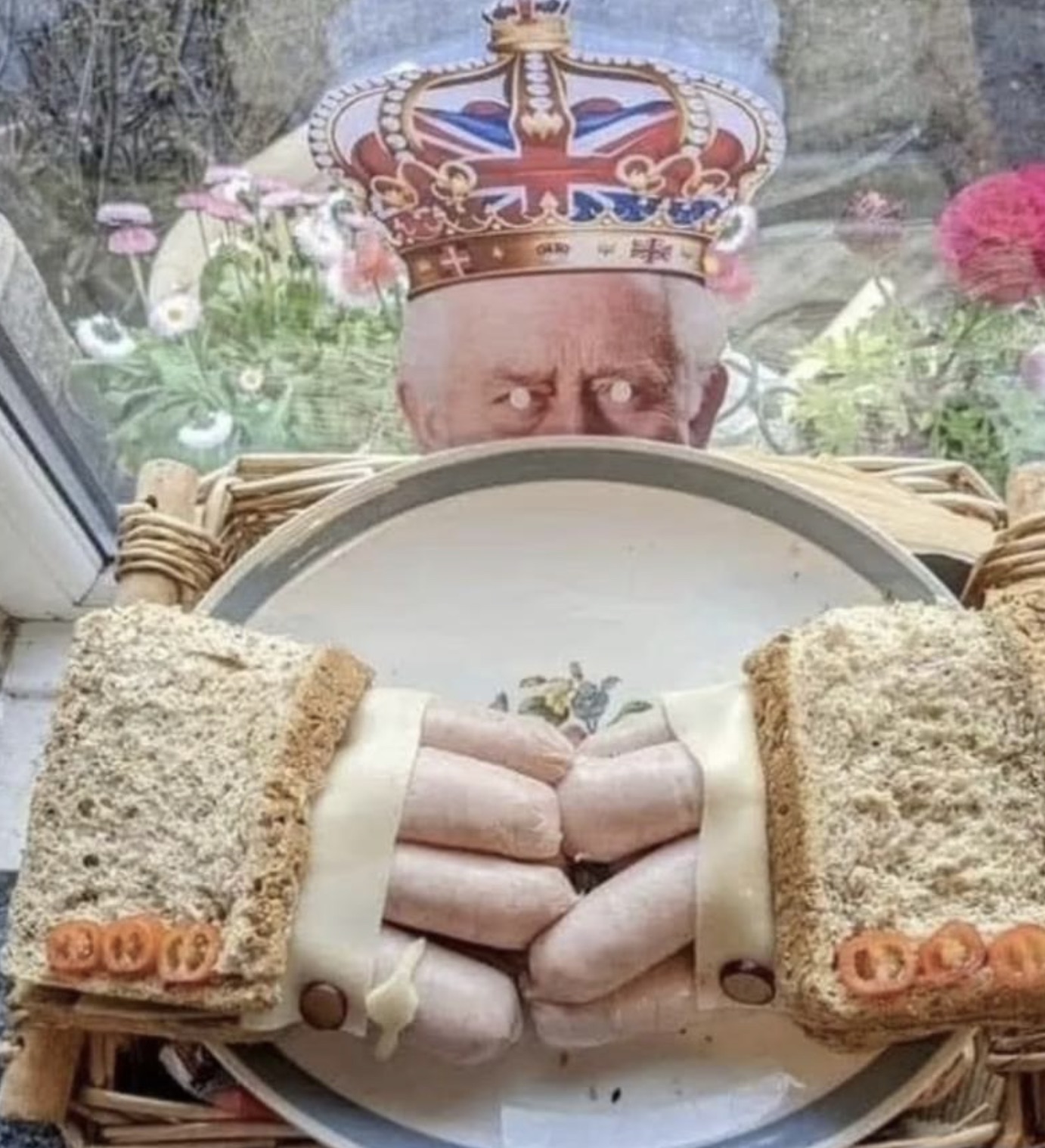 king charles sausage finger sandwich - M