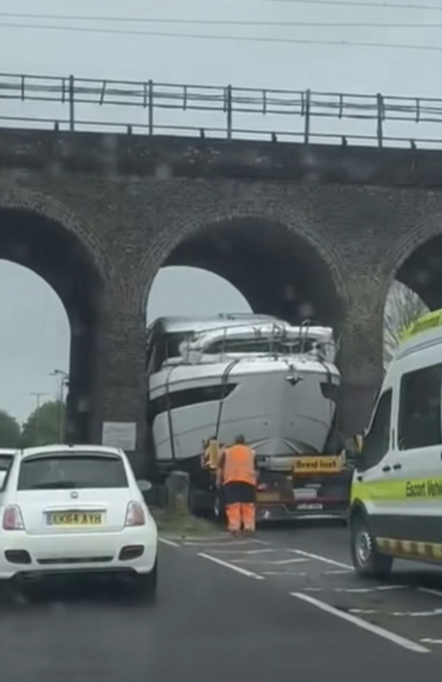 chelmsford boat stuck