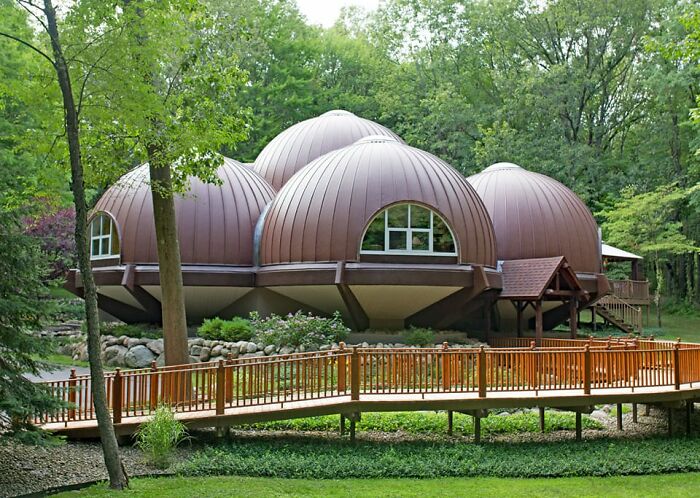 Imagine life amongst the Ewoks with these little pods.  I wish we could see inside.