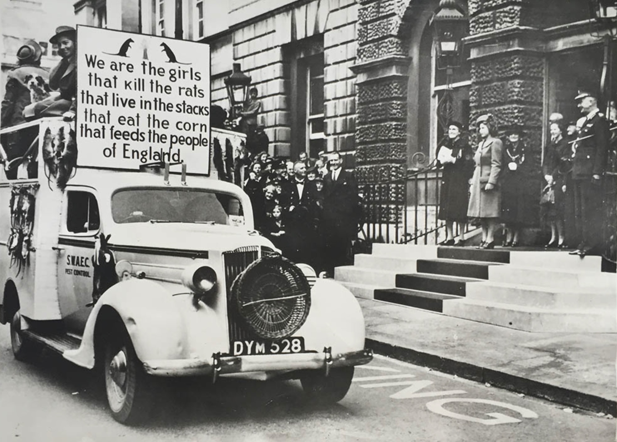 vintage car - We are the girls that kill the rats that live in the stacks that eat the corn that feeds the people of England Swaec Dym 528