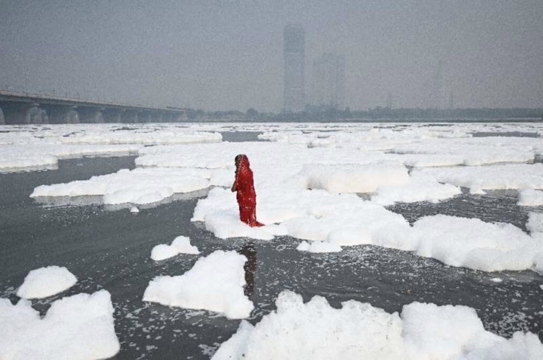 yamuna river foam