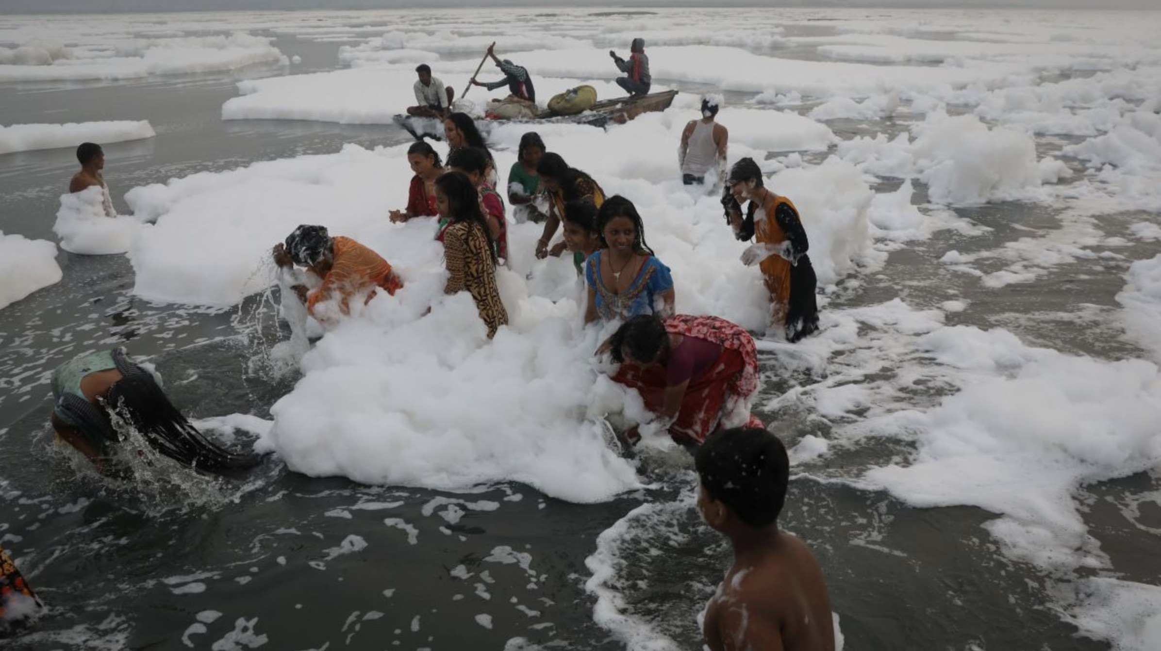 yamuna river foam