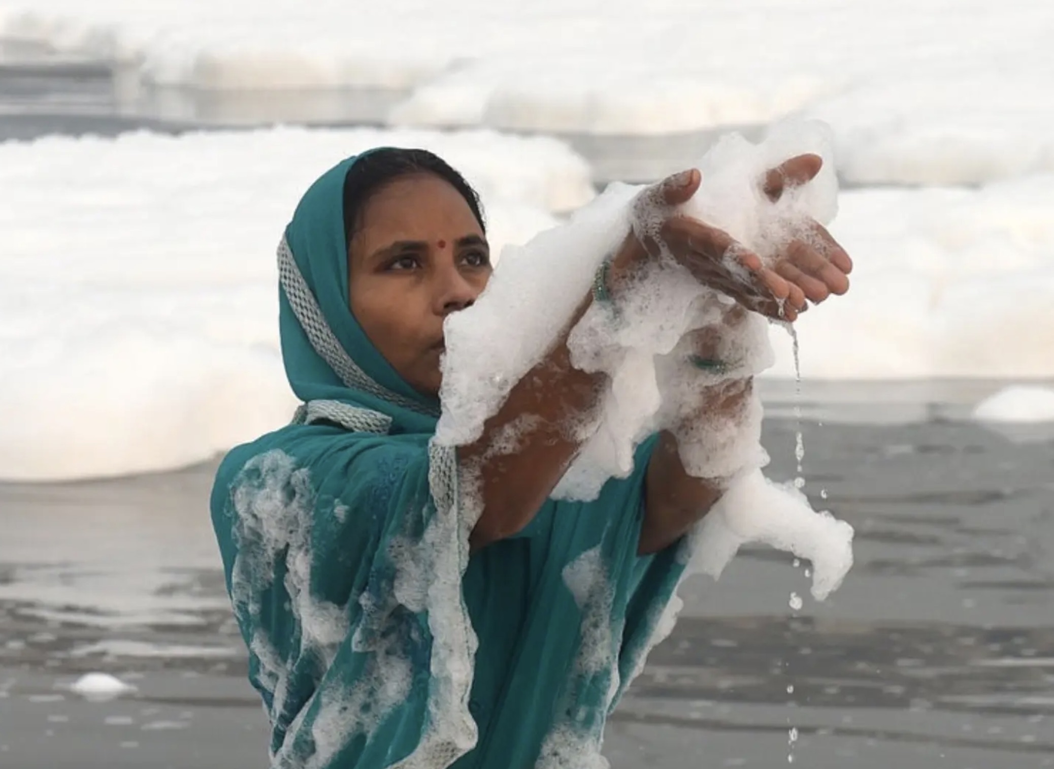 froth in yamuna