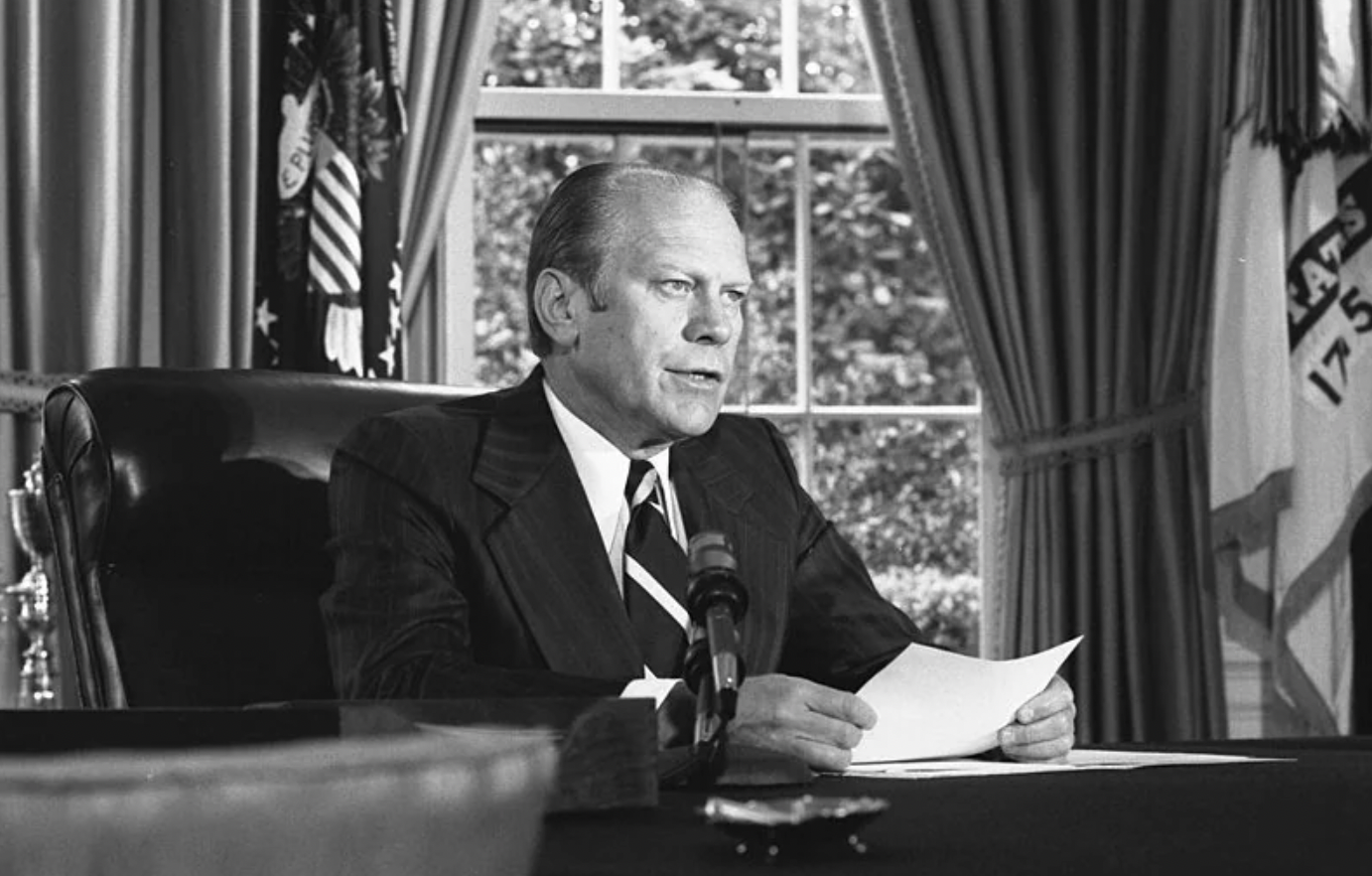 gerald ford pardons nixon - Az