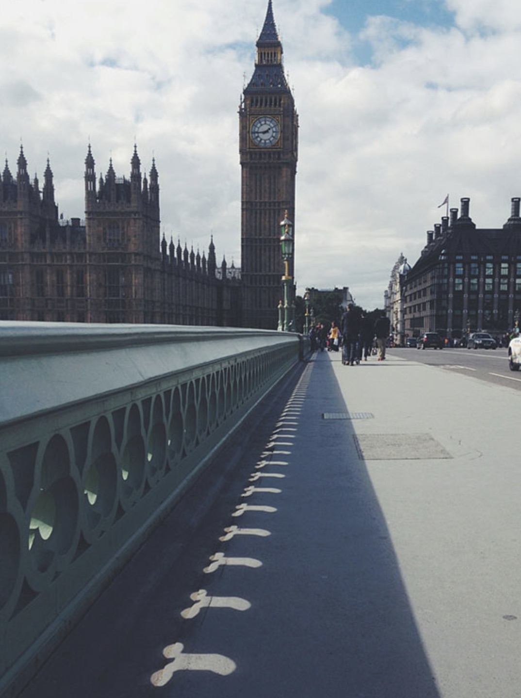 westminster bridge funny shadows