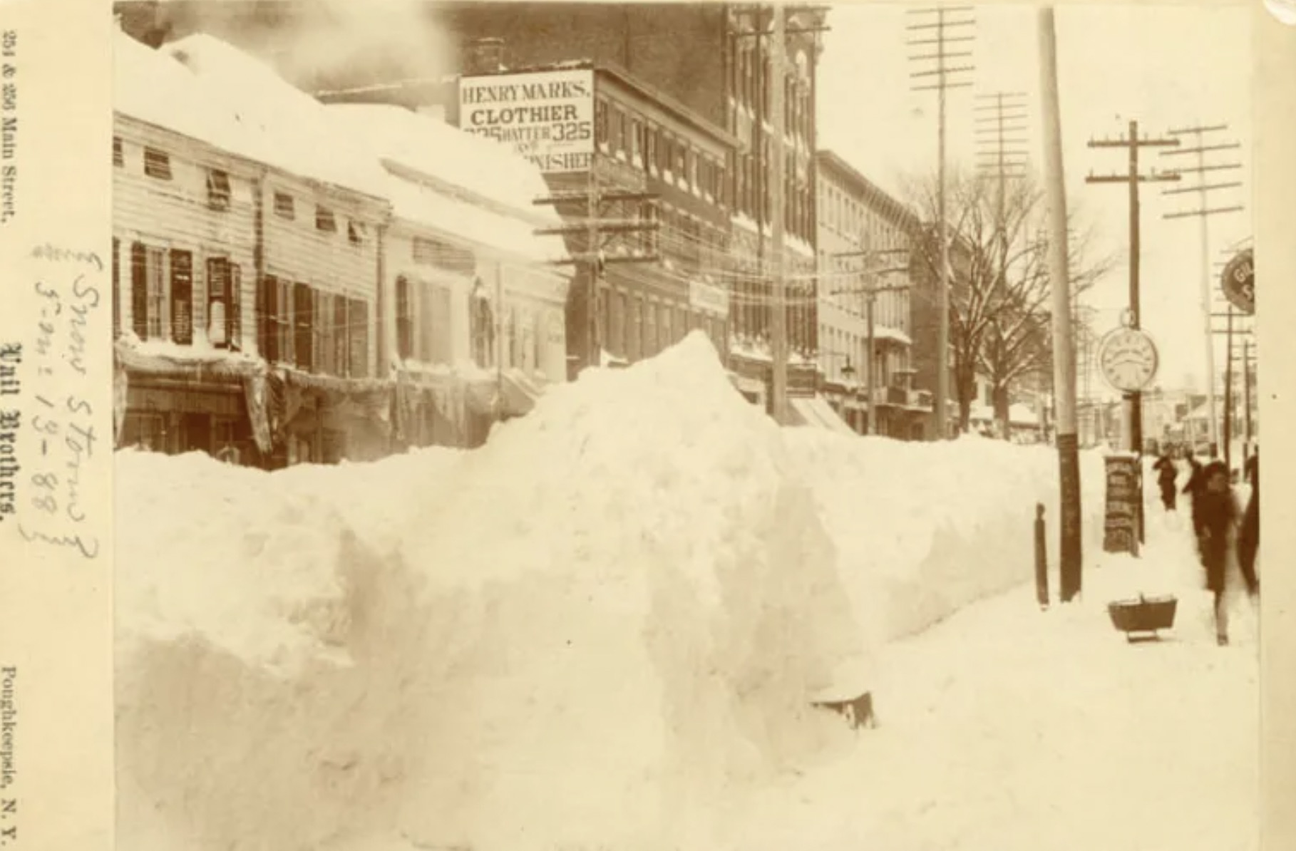 snow - Henry Marks, Clothier Shatter 325 Ehsim 251 & 256 Main Street, Snow Storm. 51388 Vail Brothers. Poughkeepsie, N. Y.