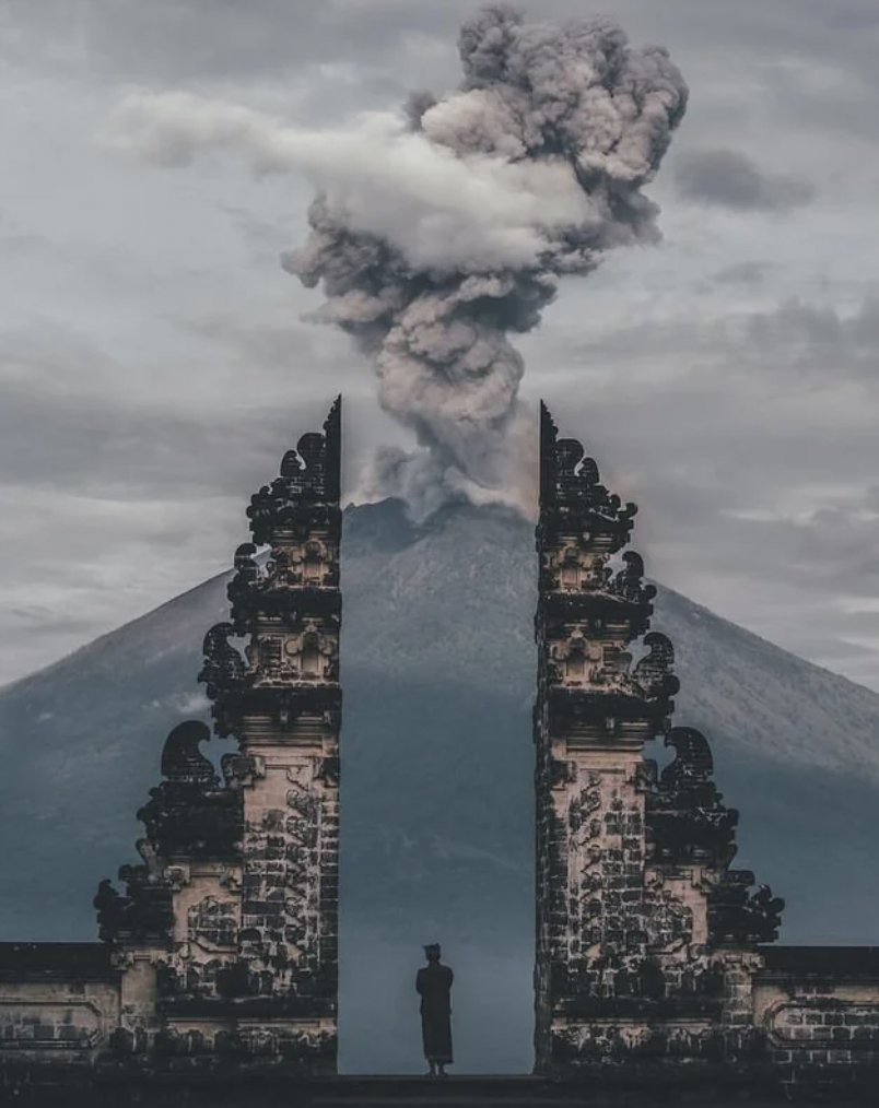 mount agung bali gate of heaven