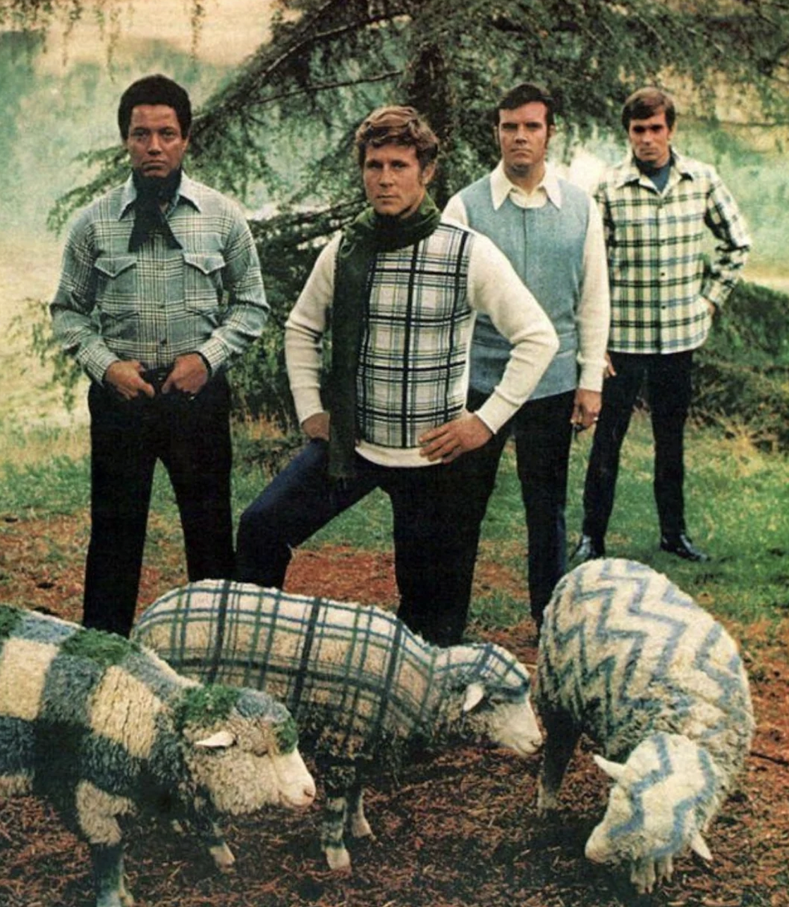 Plaid is only acceptable for lumberjacks, and other rugged looks. Please get it out of the preppy repertoire. 