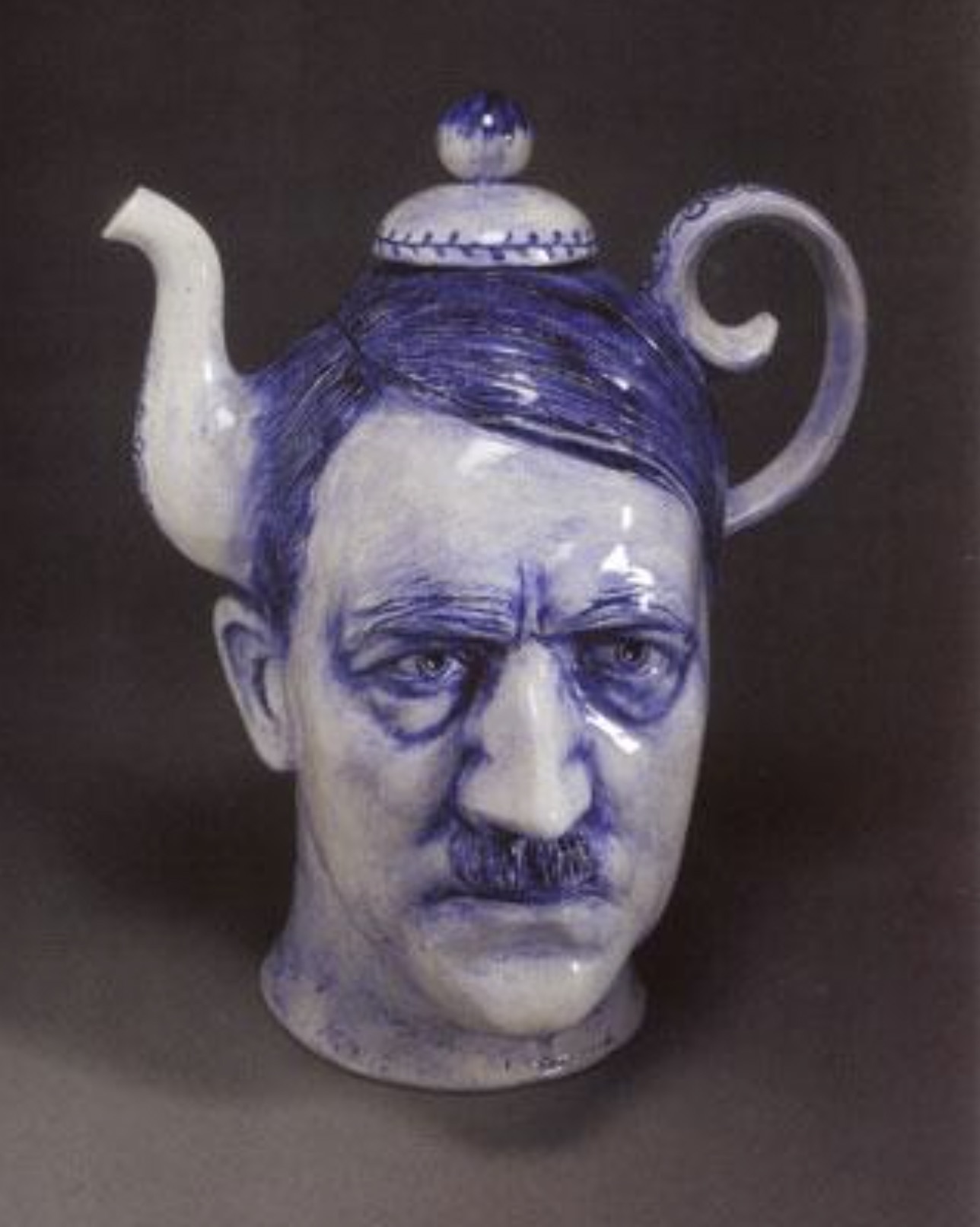 kettle that looks like hitler