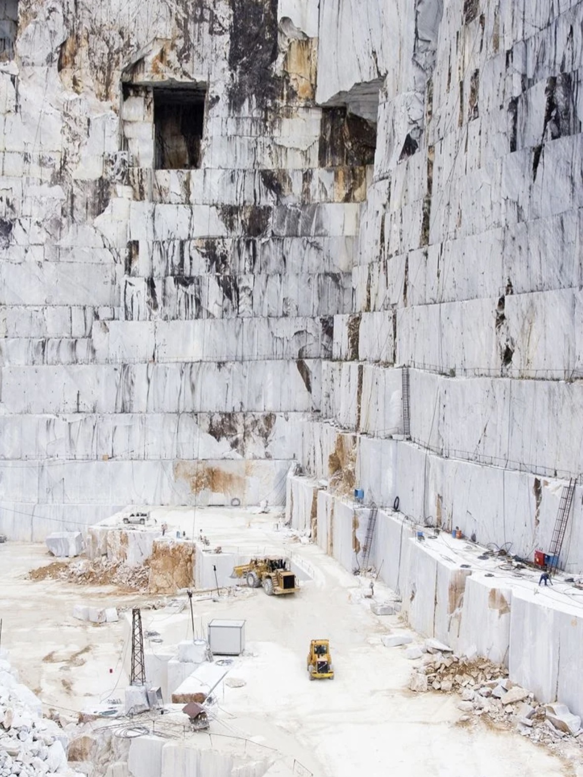 50 Fascinating Photos of Marble Quarries to Show Your Kitchen Counter