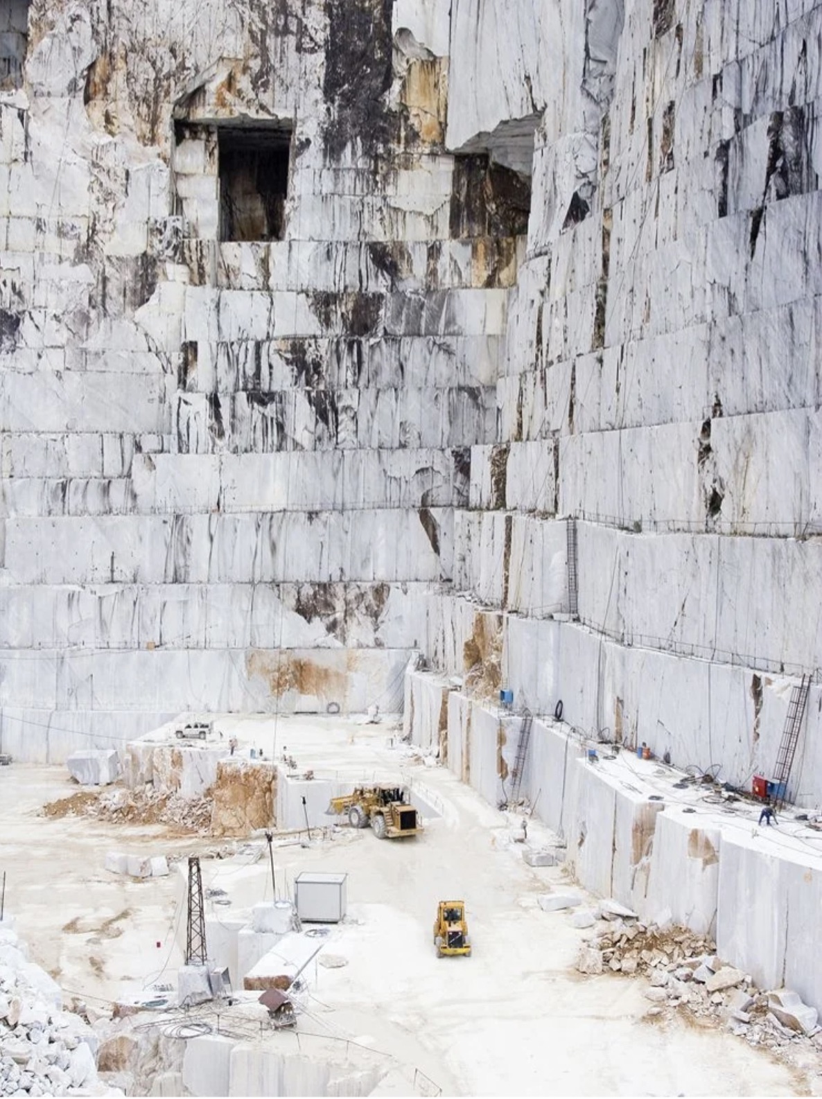 50 Fascinating Photos of Marble Quarries to Show Your Kitchen Counter