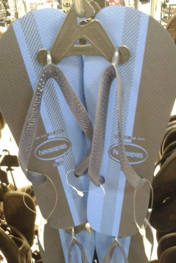 Once again, are these flip flops yellow and gold, or blue and black?