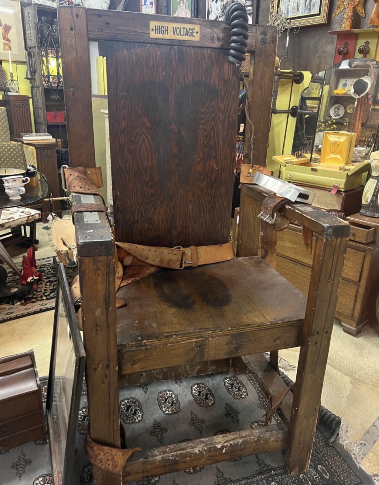 rocking chair - High Voltage