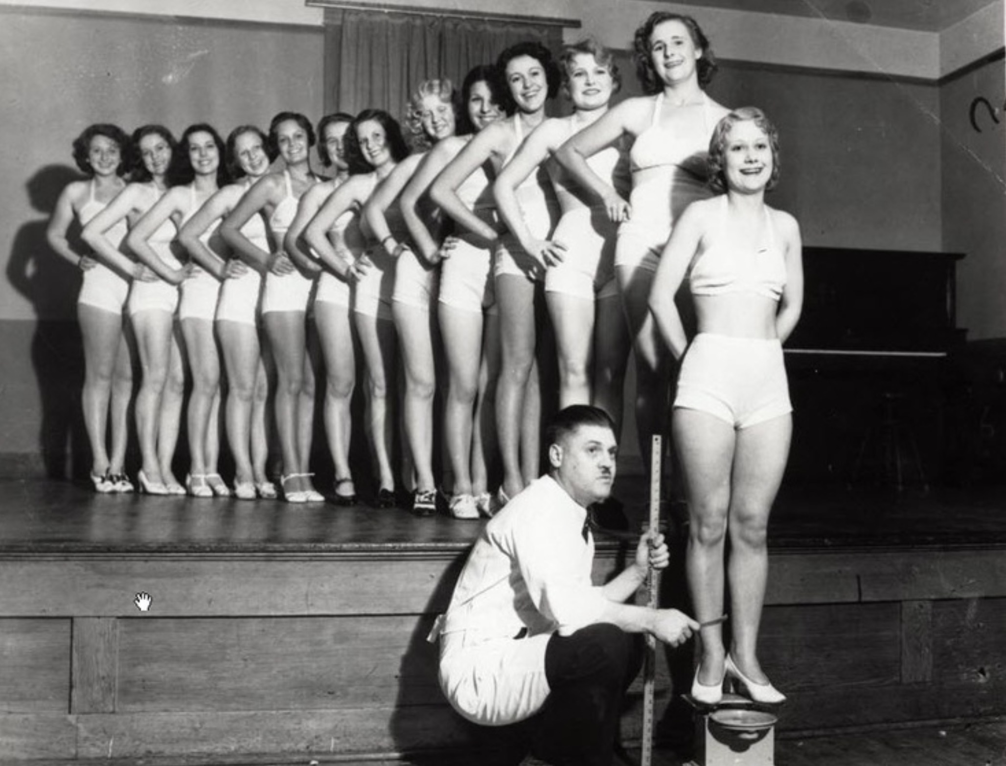 The 32 Sexiest Pics from Vintage Ankle Contests & Other Weird Pageants