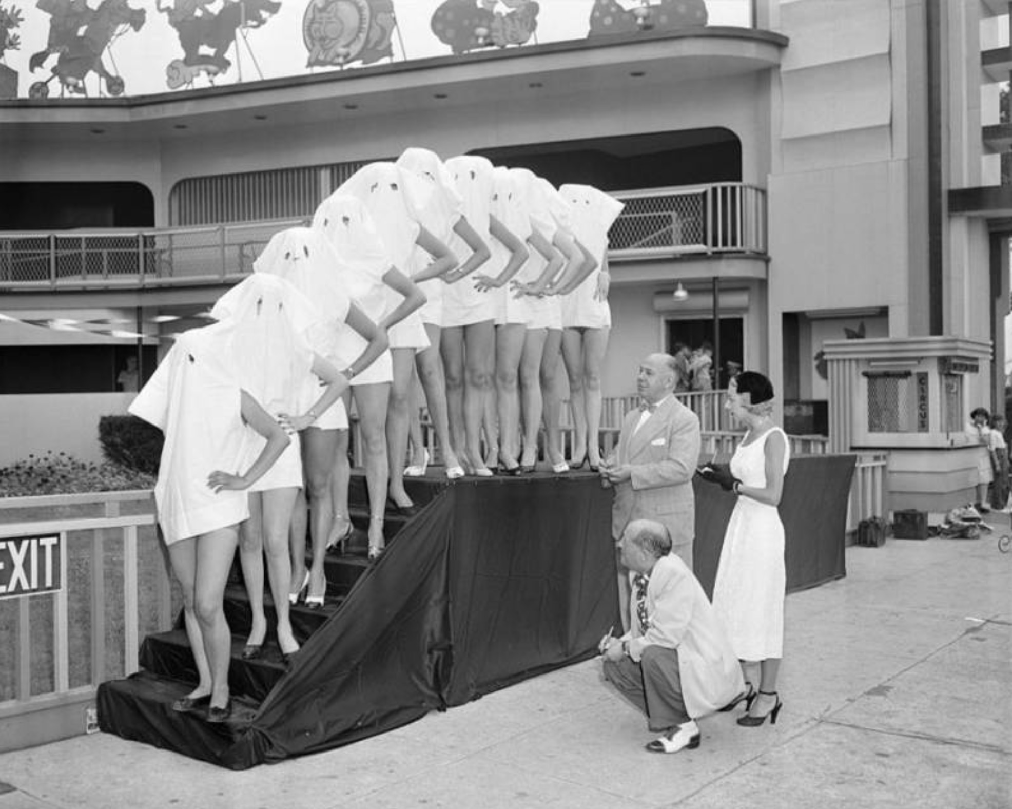 The 32 Sexiest Pics from Vintage Ankle Contests & Other Weird Pageants