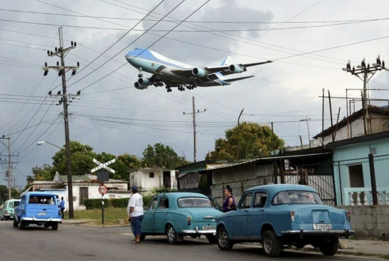 air force one flying over havana