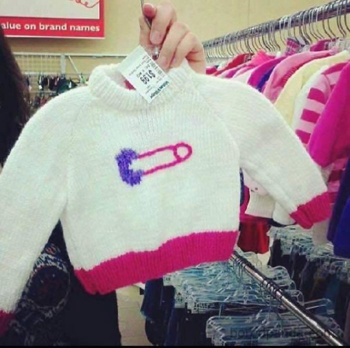 I think that is supposed to be a safety pin? 