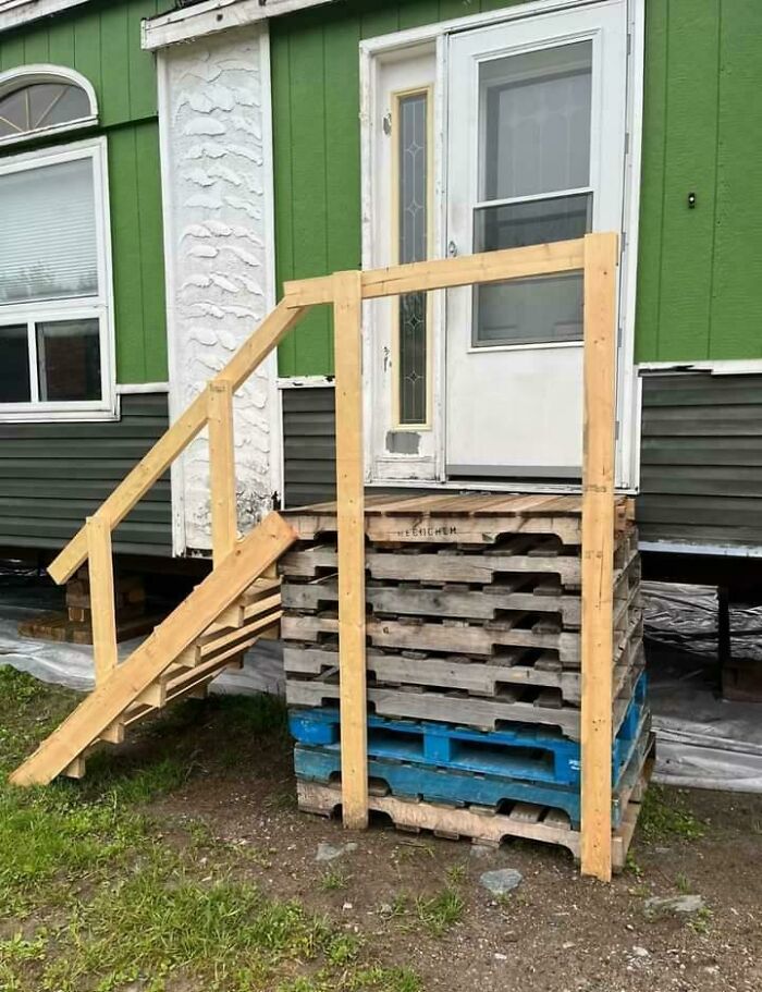 A DIY porch made from those old pallets.