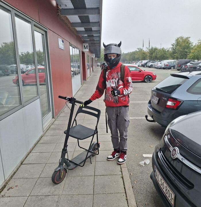 No one said you can't be comfortable while scootering.