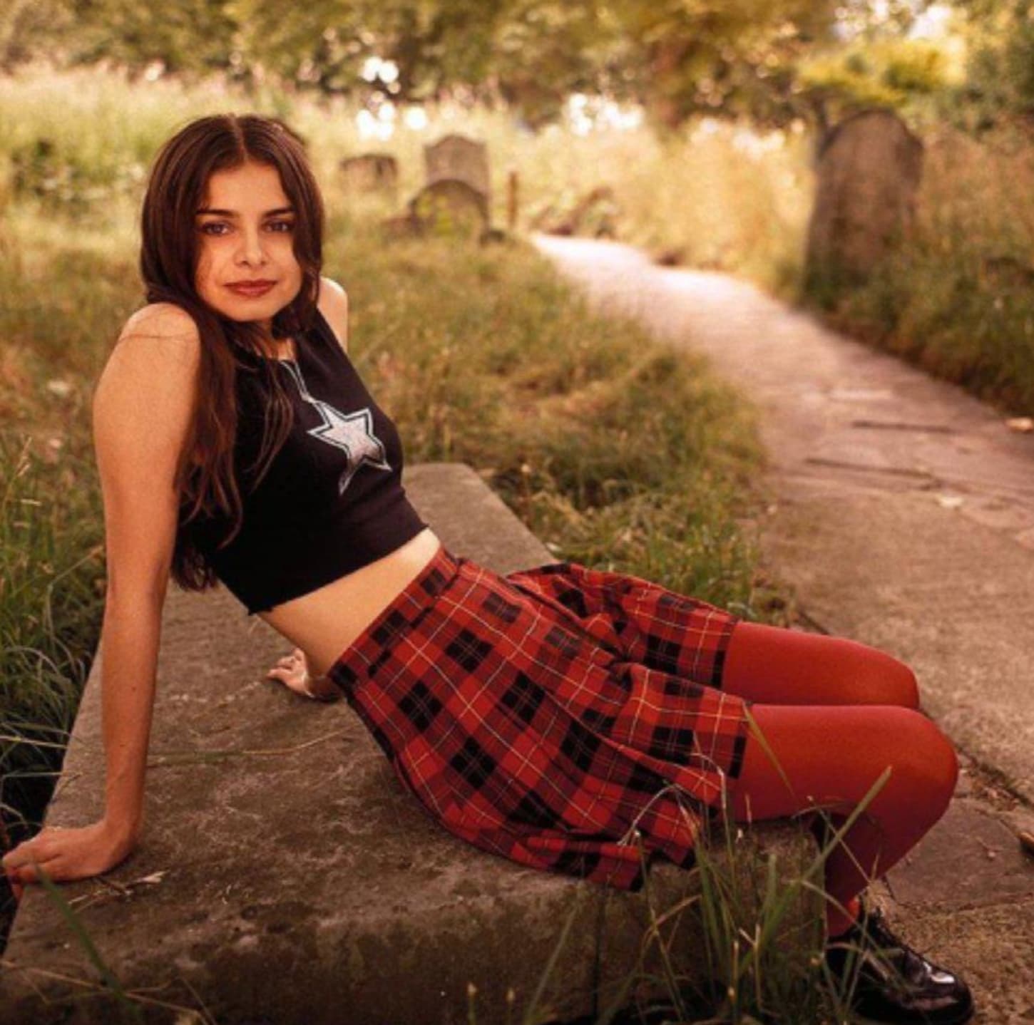 Lady Rocker Stephanie 28 Lady Rockers Who Shook the World in the 1990s | eBaum's World