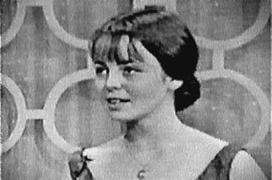 In 1958, a popular show called “Dotto” was pulled after reigning champion contestant Marie Winn was seen studying answers backstage to questions she had yet to be asked. It turns out that the show itself was a setup, with producers selecting who they wanted to win. Host Jack Narz claimed and testified that he never knew about the ruse. 