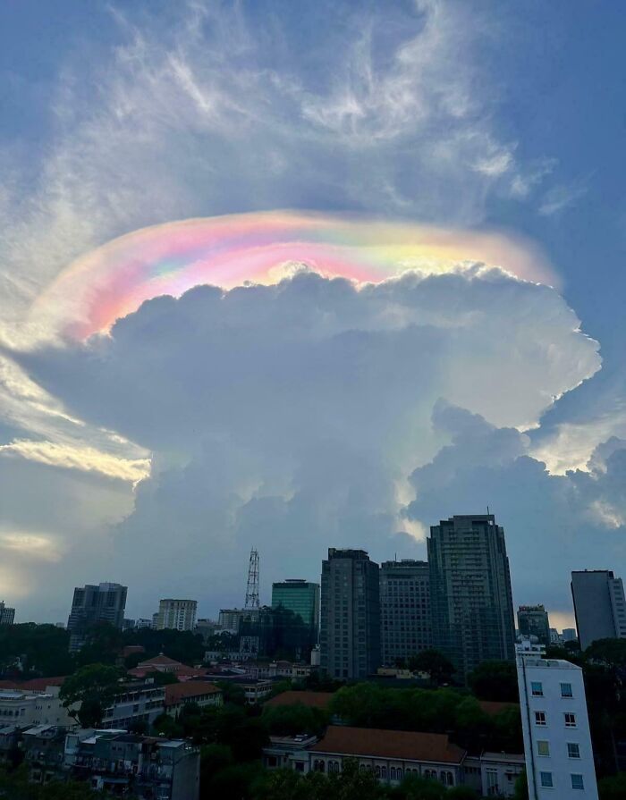 A rare Rainbow Cloud.