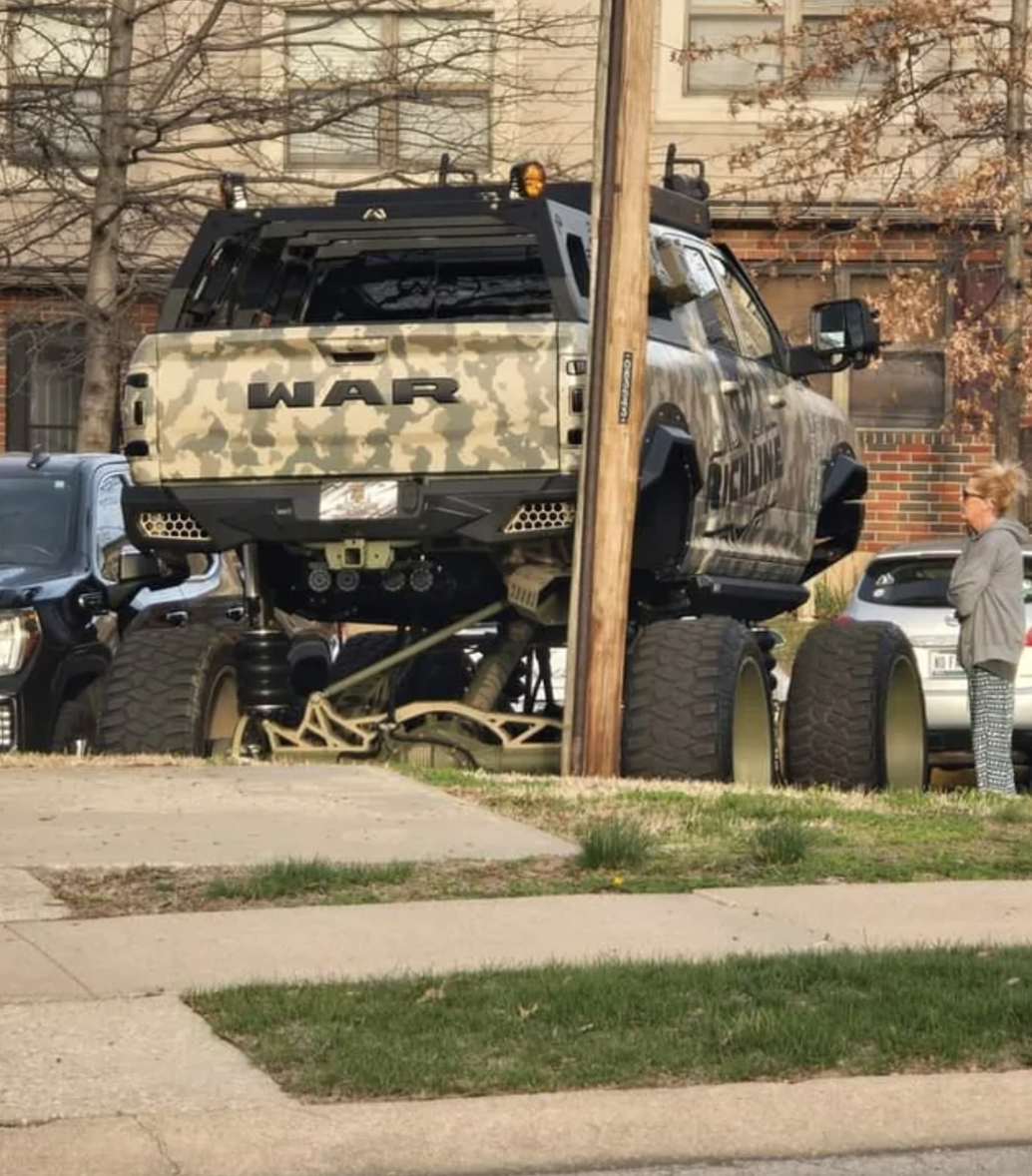 armored car - War Evening