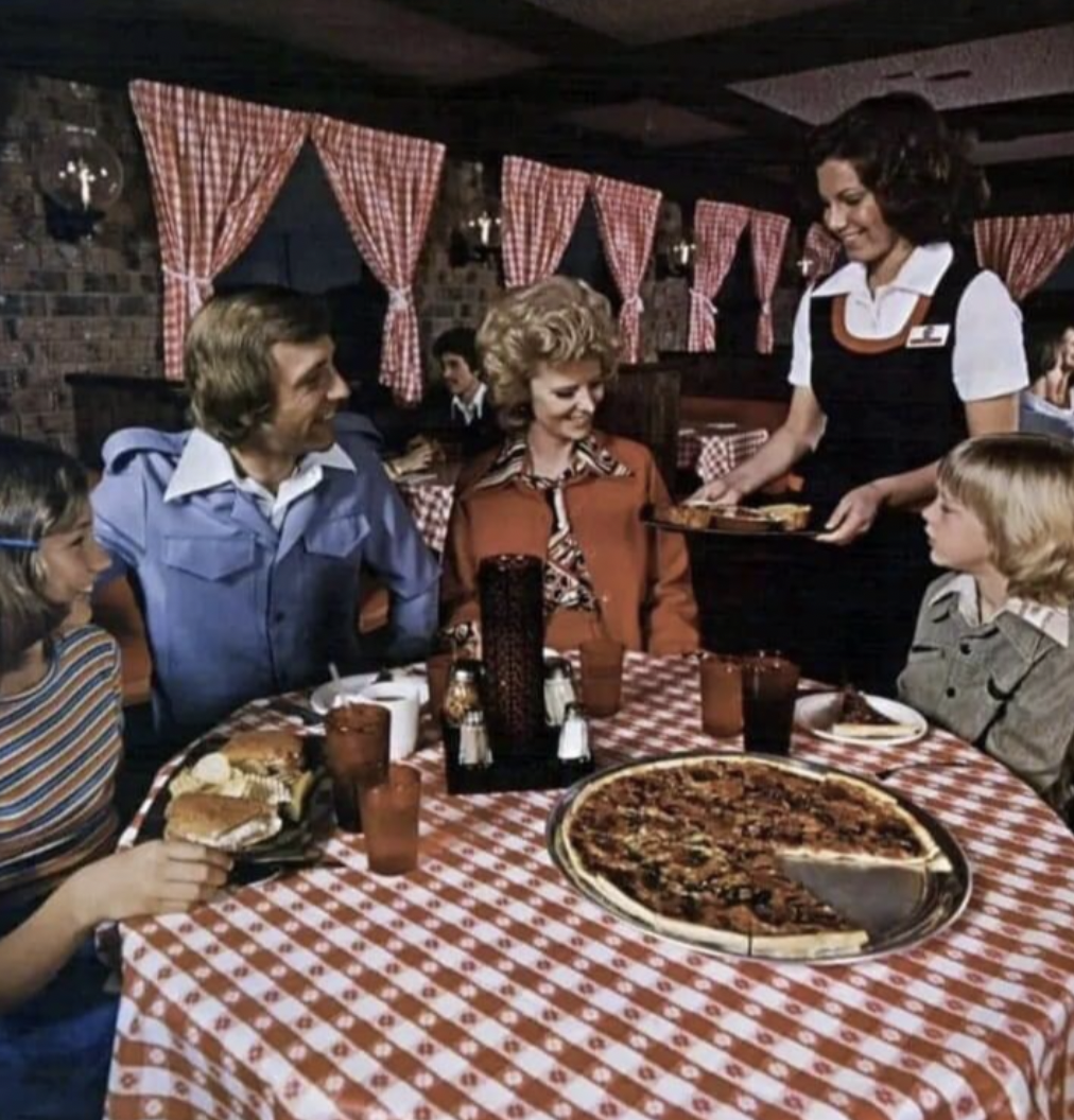 70s pizza restaurant