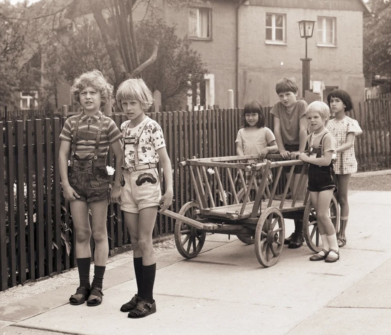 Children in 1976. 