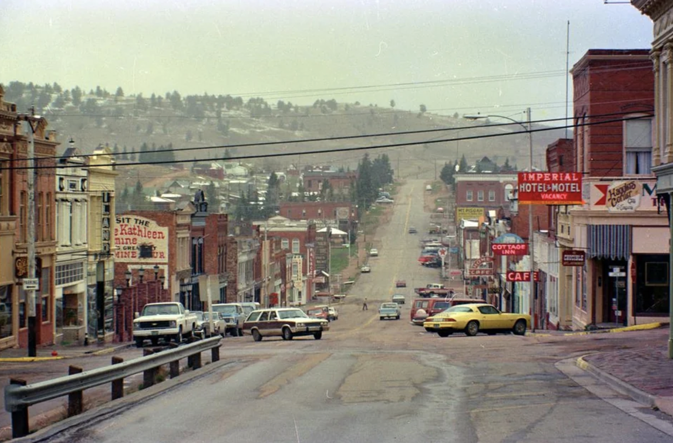 intersection - Sit The Kathleen mine Cine 888 Imperial HotelMotel Vacancy Cottage Cafe