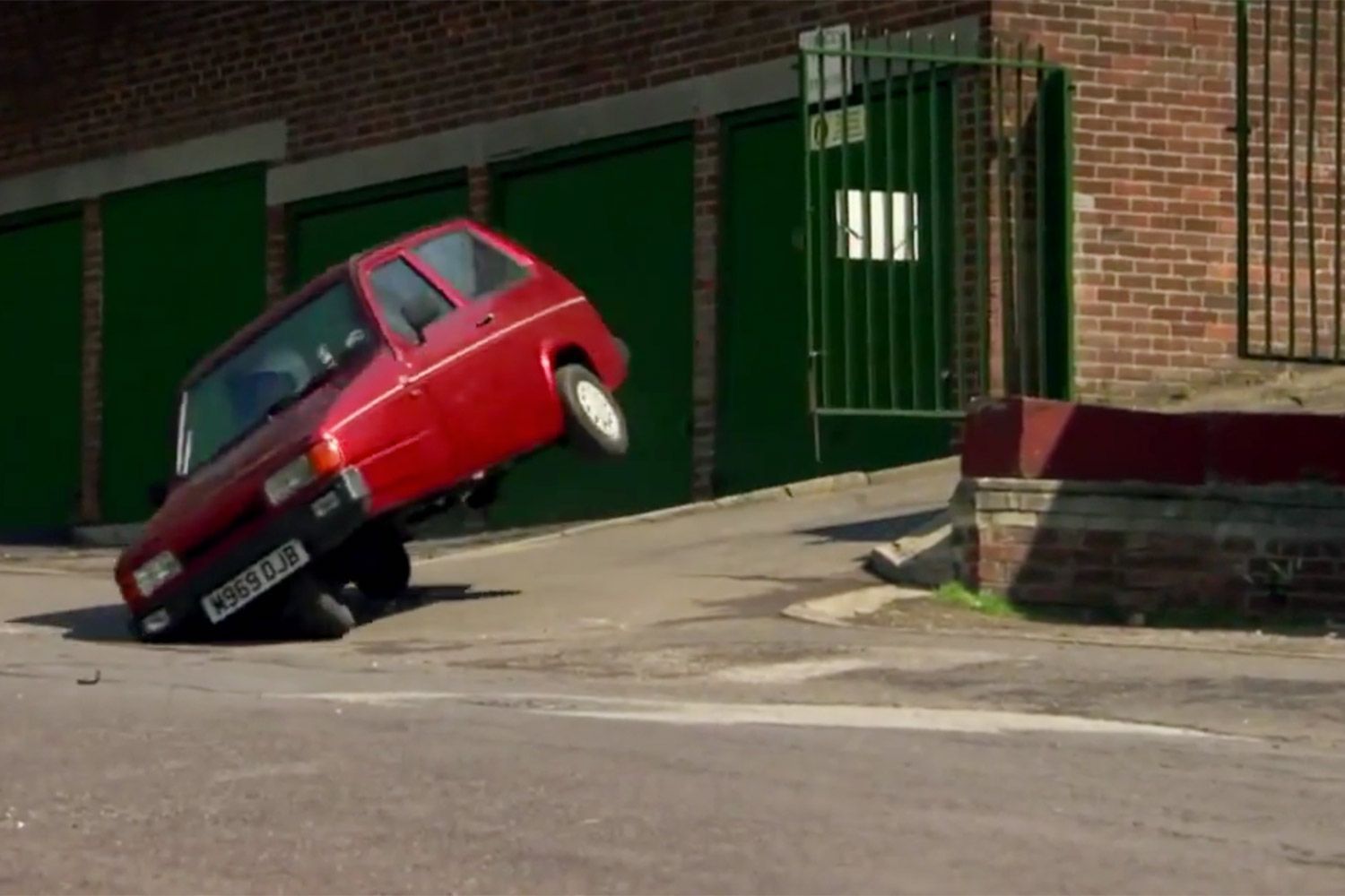 reliant robin gif - M969 Djb