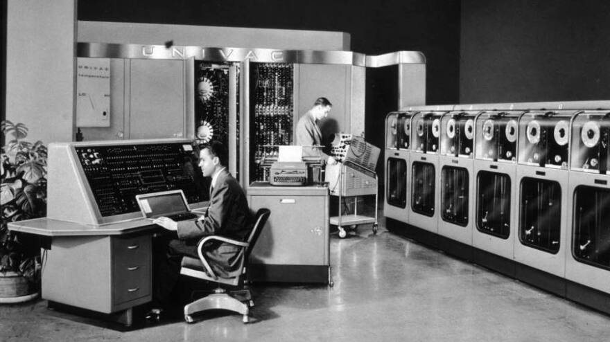 29 Giant Room-Sized Computers That Couldn’t Even Run ‘Pac-Man’