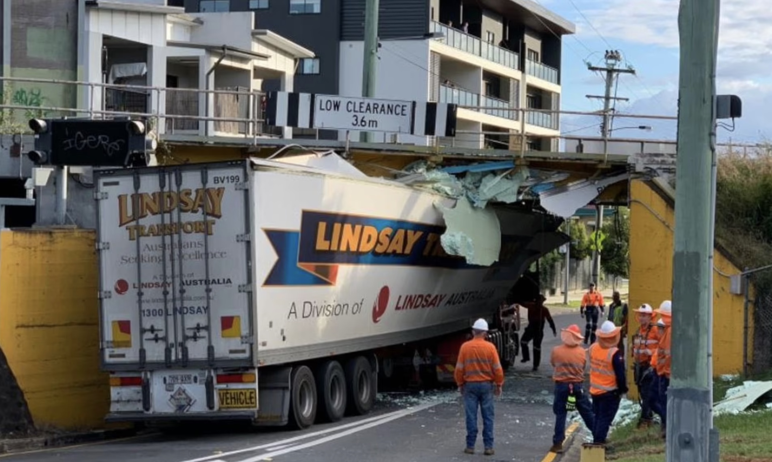 23 Truck Drivers Who Swore They Could Fit Under That Bridge