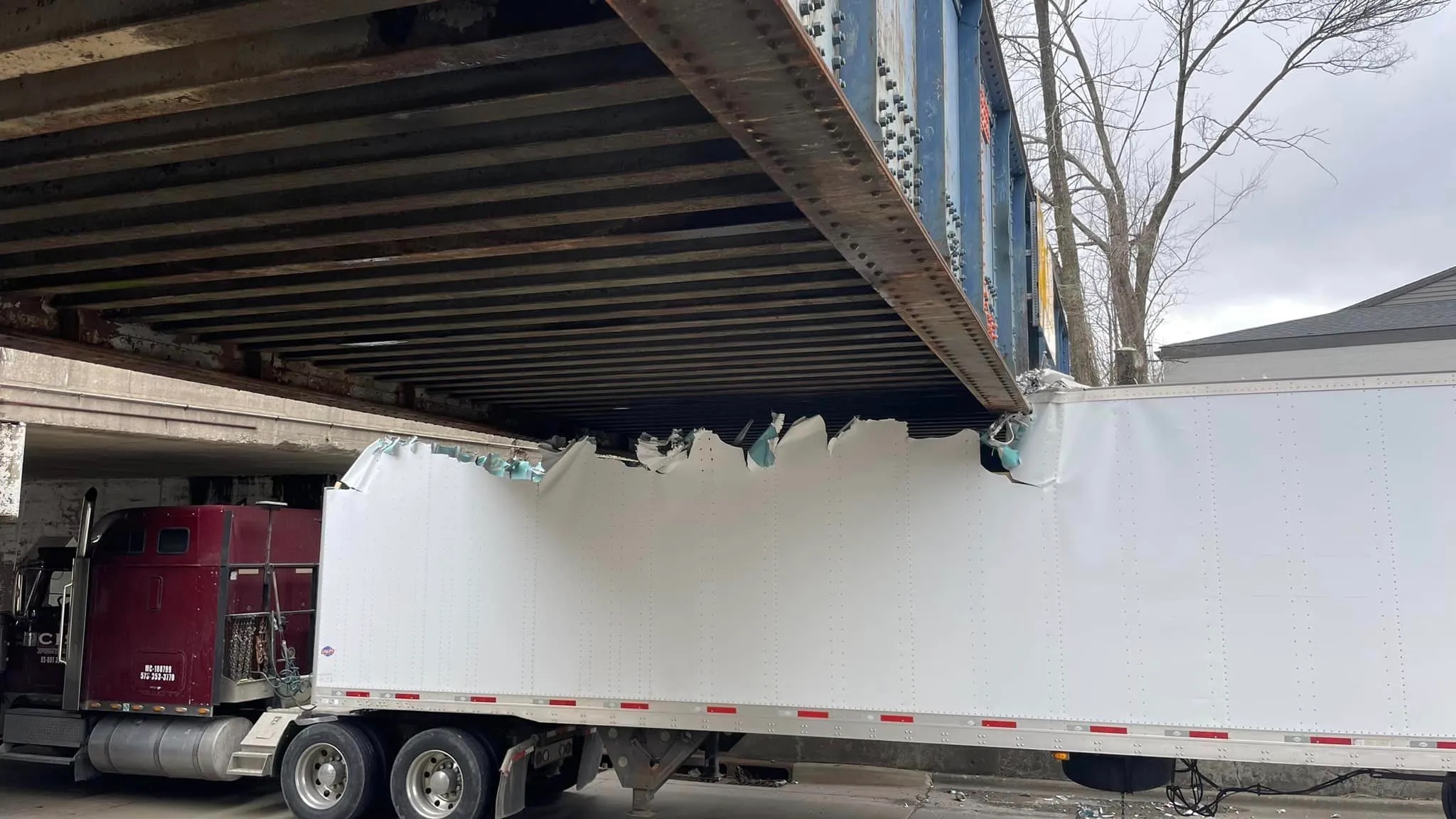 23 Truck Drivers Who Swore They Could Fit Under That Bridge