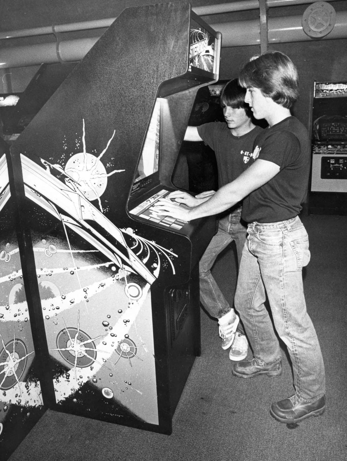 10 Pics from the Peak of '80s Arcade Weekend Chaos | eBaum's World