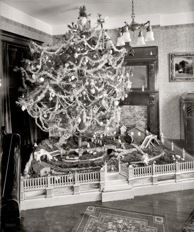 1920 christmas tree - Shorpy