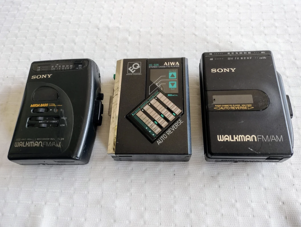 smartphone - Sony Aiwa Sony Miga Bass Walkmanfman Auto Reverse Auto Reverse WalkmanfmAm