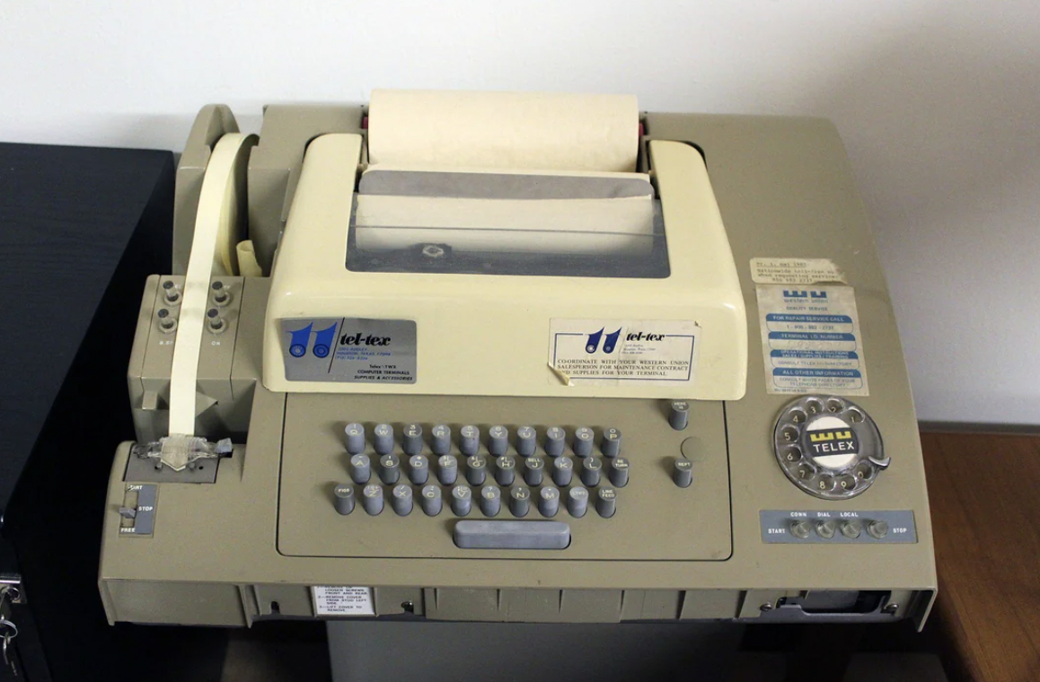 teletype machine - teltex Telex