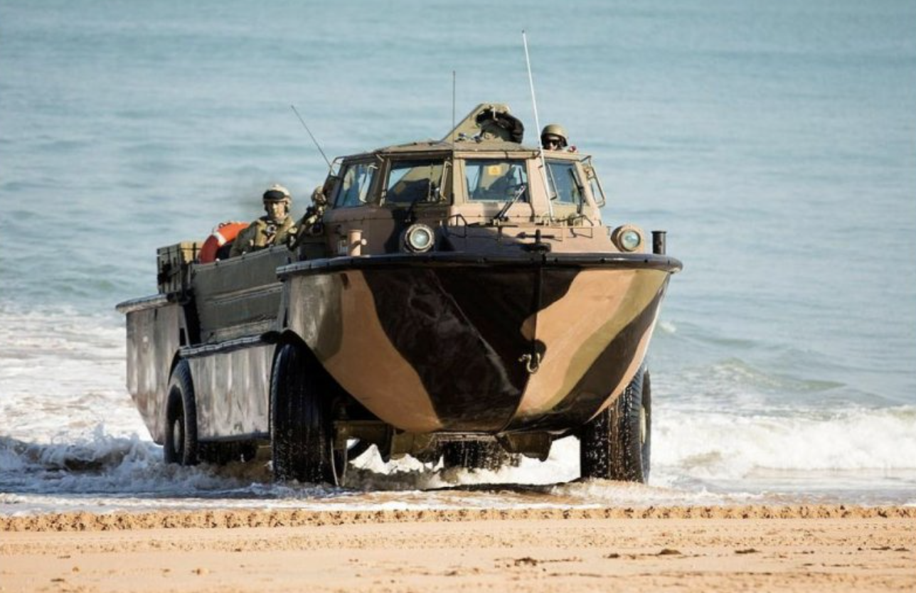 australian army amphibious vehicles